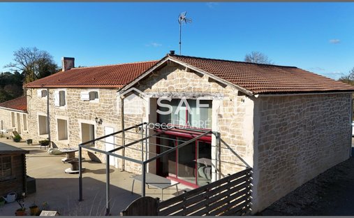 House in Saint-Mathurin, Pays de la Loire, France 1