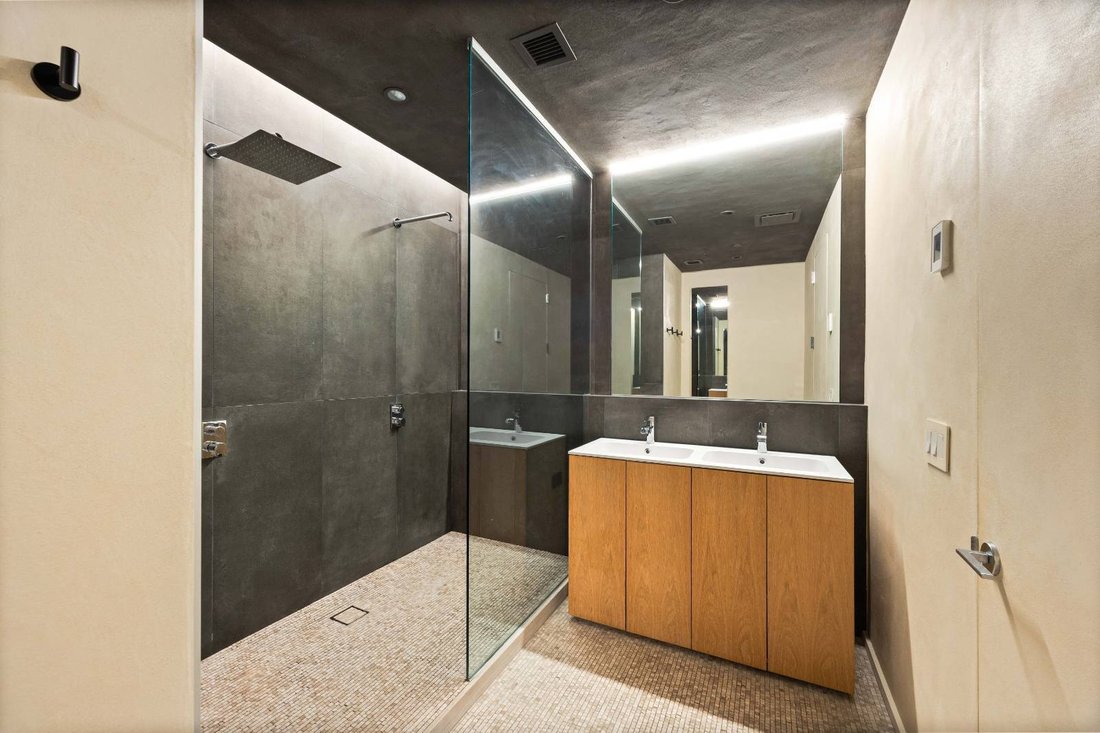 Condo in New York, New York, United States 5 - 17803267