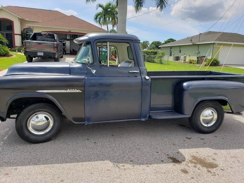 Pickup in Glendale, United States 2 - 17802976