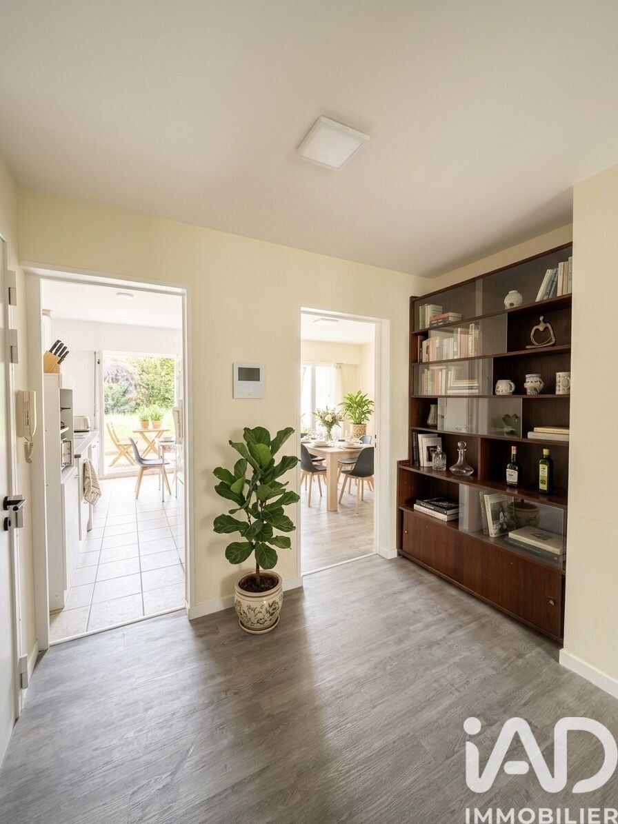 Apartment in Pantin, Ile-de-France, France 3 - 17807896