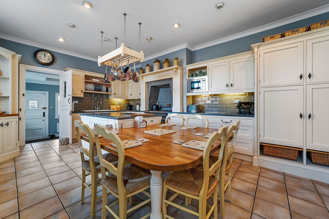 Townhouse in Walton On The Naze, Clacton-on-Sea, England 3 - 17803089