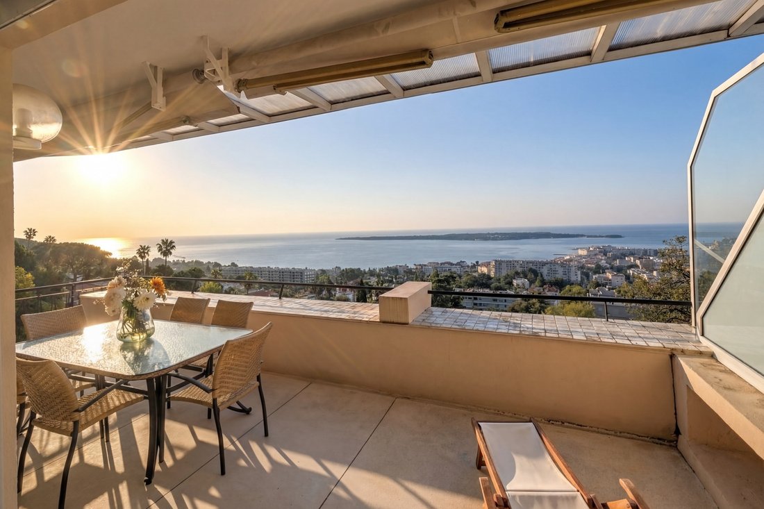 Apartment in Saint Nicolas, Cannes, France 3 - 17802897