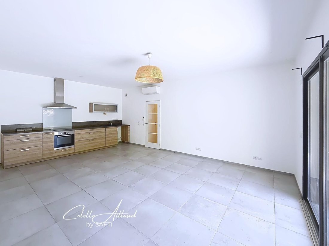 Apartment in Granettes-Jauberte-Sainte Anne, Aix-en-Provence, France 2 - 17804405