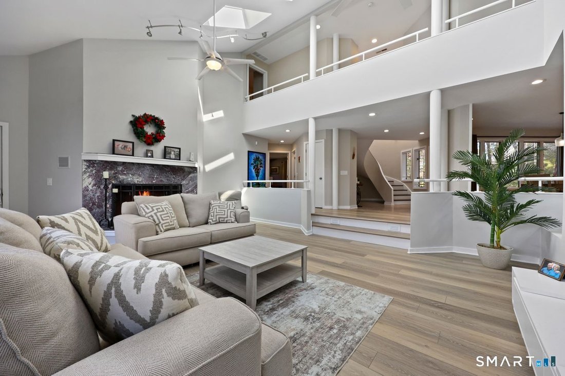 House in Shelton, Connecticut, United States 3 - 17803449