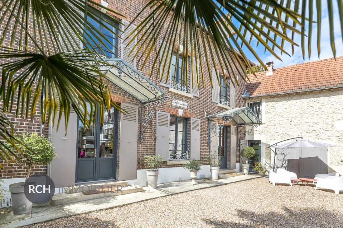 House in Neauphle-le-Château, Ile-de-France, France 2 - 17803216