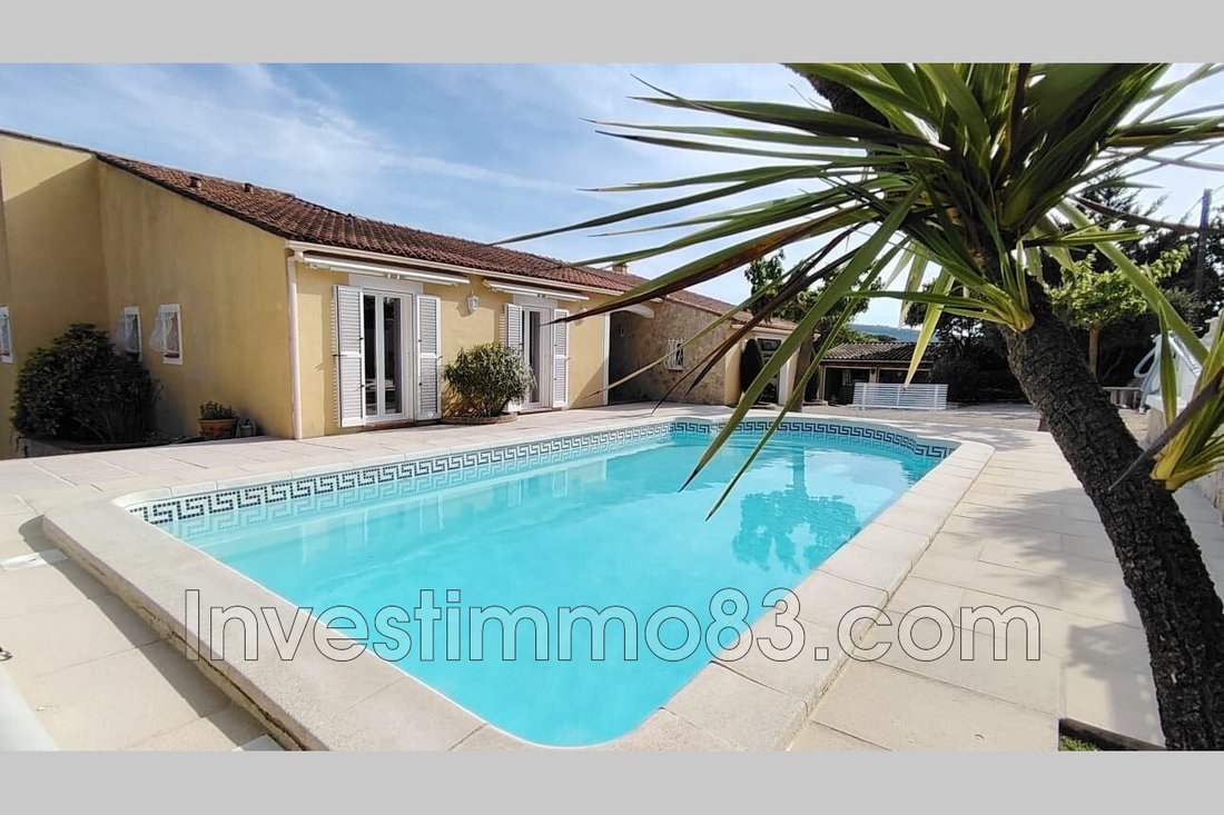 Villa in Sainte-Anastasie-sur-Issole, Provence-Alpes-Côte d'Azur, France 1 - 17802554