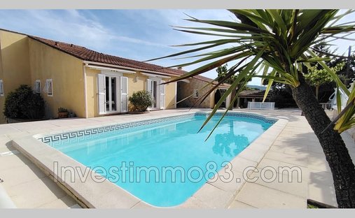Villa in Sainte-Anastasie-sur-Issole, Provence-Alpes-Côte d'Azur, France 1