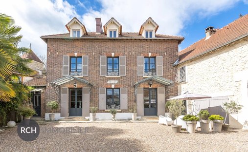 House in Neauphle-le-Château, Ile-de-France, France 1