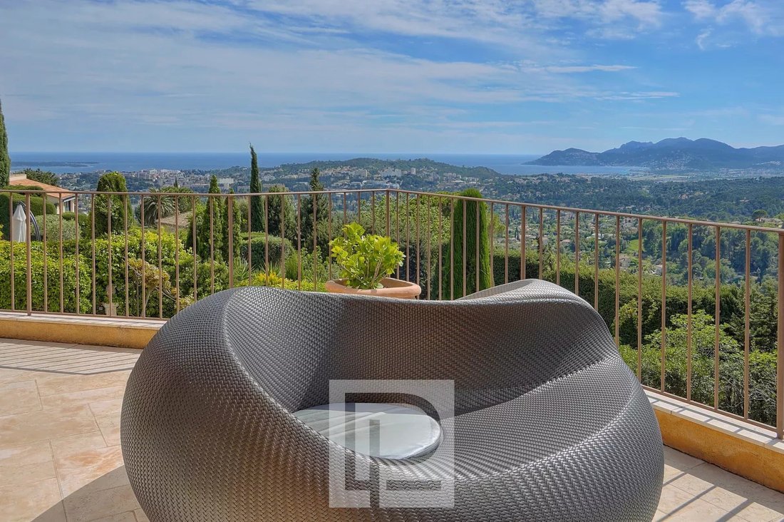 House in Mougins, Provence-Alpes-Côte d'Azur, France 1 - 13528002
