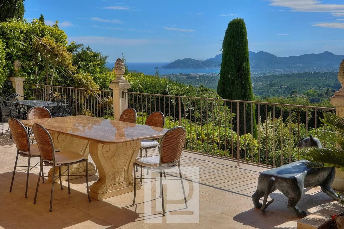 House in Mougins, Provence-Alpes-Côte d'Azur, France 3 - 13528002