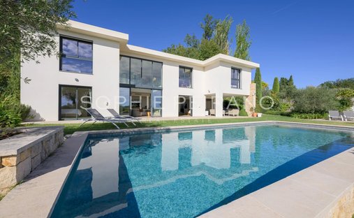Villa in Châteauneuf-Grasse, Provence-Alpes-Côte d'Azur, France 1