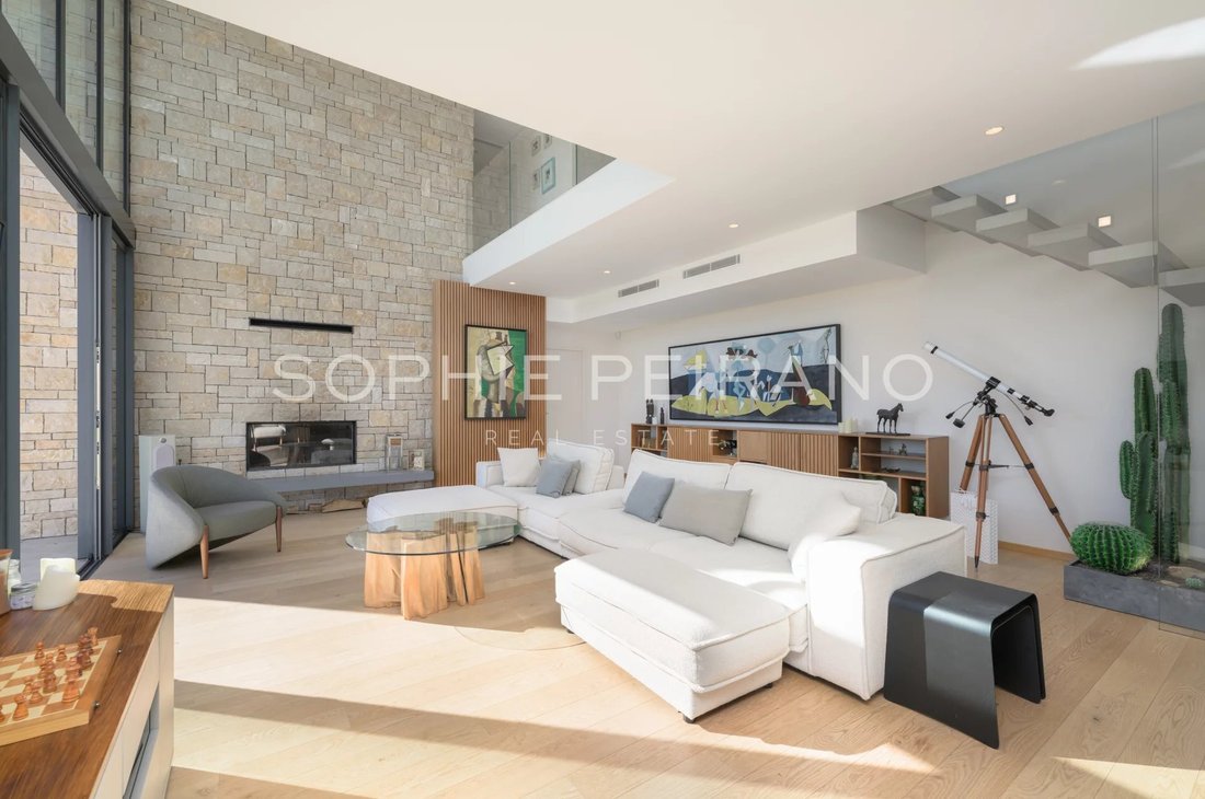 Villa in Châteauneuf-Grasse, Provence-Alpes-Côte d'Azur, France 3 - 17803532