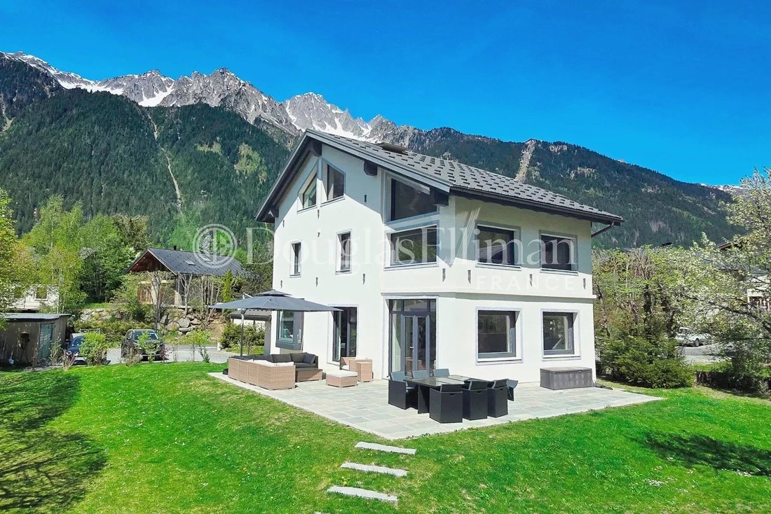 Chalet in Chamonix-Mont-Blanc, Auvergne-Rhône-Alpes, France 2 - 16749014