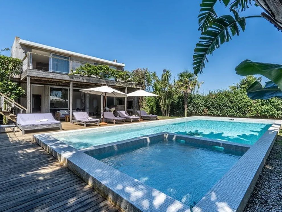 Villa in Manantiales, Maldonado Department, Uruguay 2 - 17803920