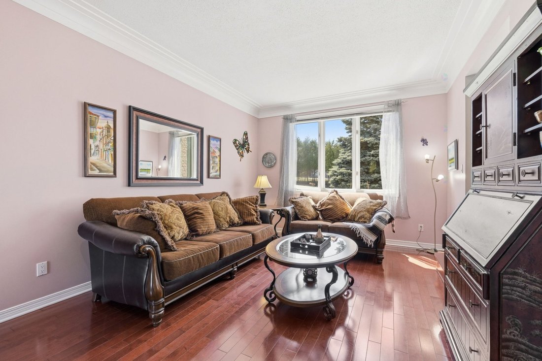 House in Chelsea, Quebec, Canada 4 - 17803876