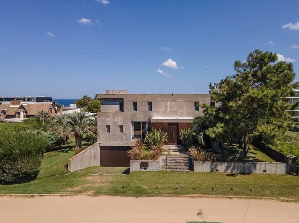 Villa in Manantiales, Maldonado Department, Uruguay 3 - 17803920