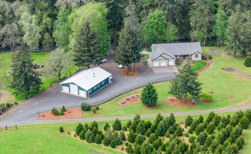 House in Sweet Home, Oregon, United States 1