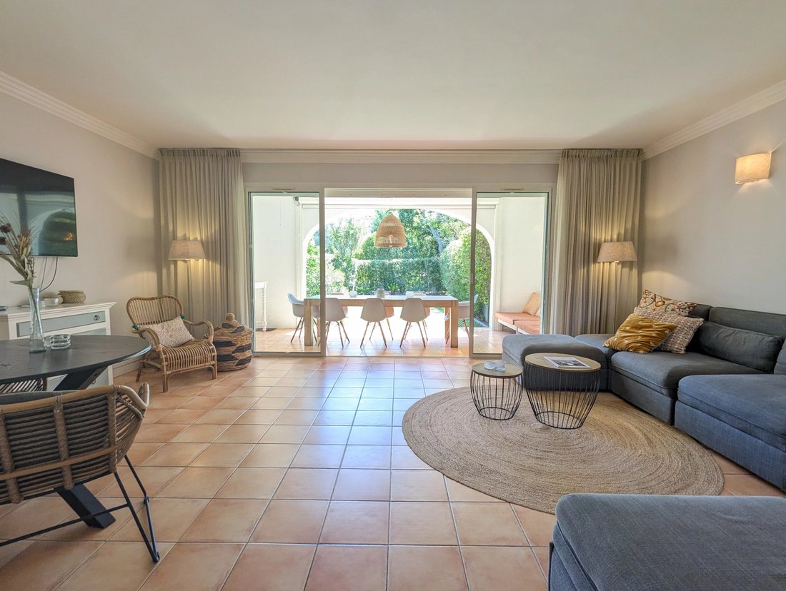 House in Grimaud, Provence-Alpes-Côte d'Azur, France 1 - 17803982