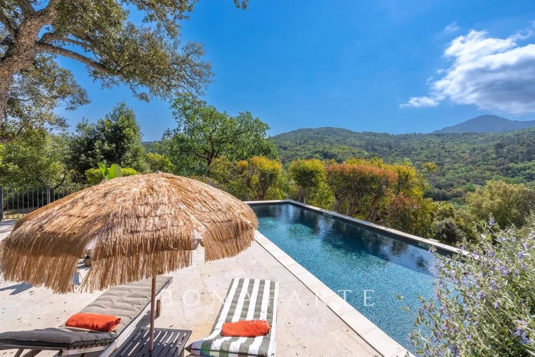 Estate in Les Adrets-de-l'Estérel, Provence-Alpes-Côte d'Azur, France 2 - 17803986
