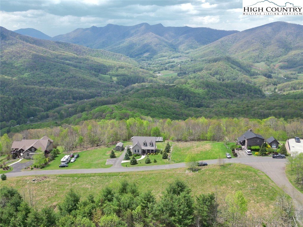 House in West Jefferson, North Carolina, United States 2 - 17803813