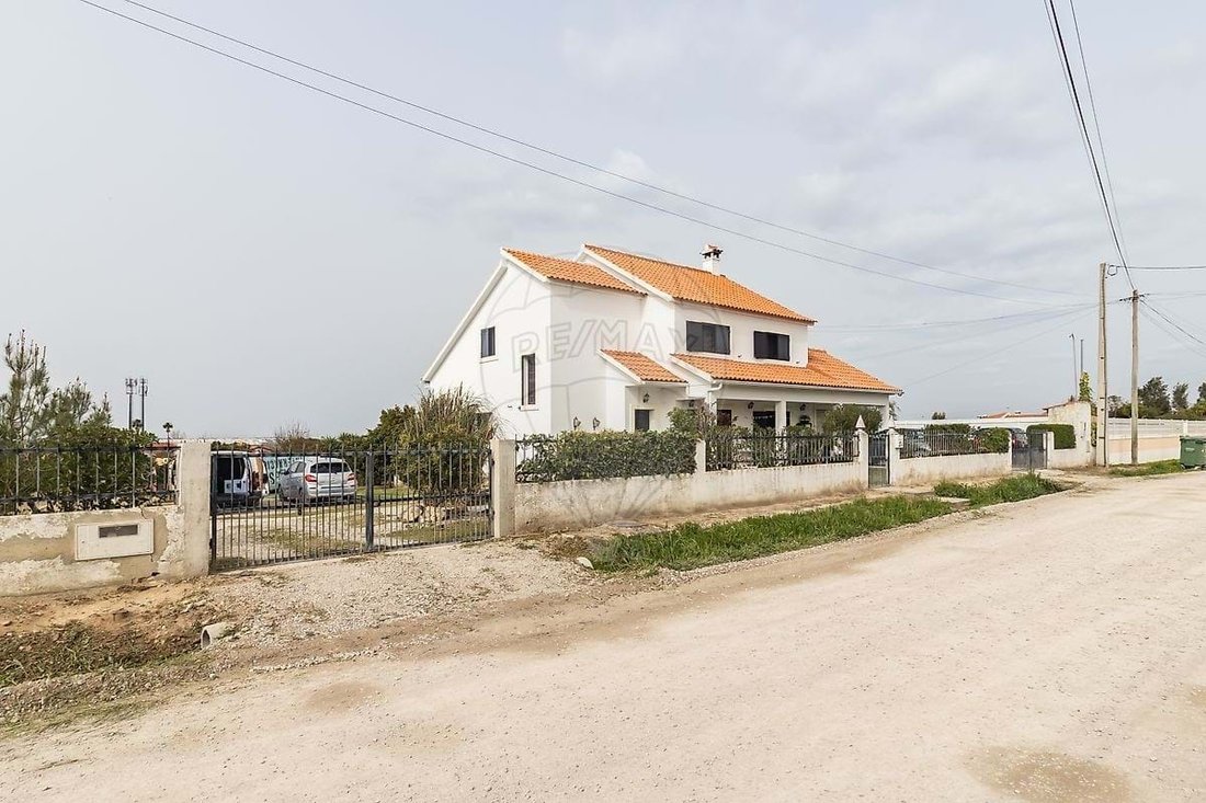 Villa in Azeitao (Sao Lourenco e Sao Simao), Setubal, Portugal 1 - 17364873