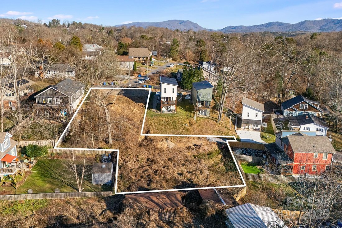 Land in Asheville, North Carolina, United States 1 - 17804622