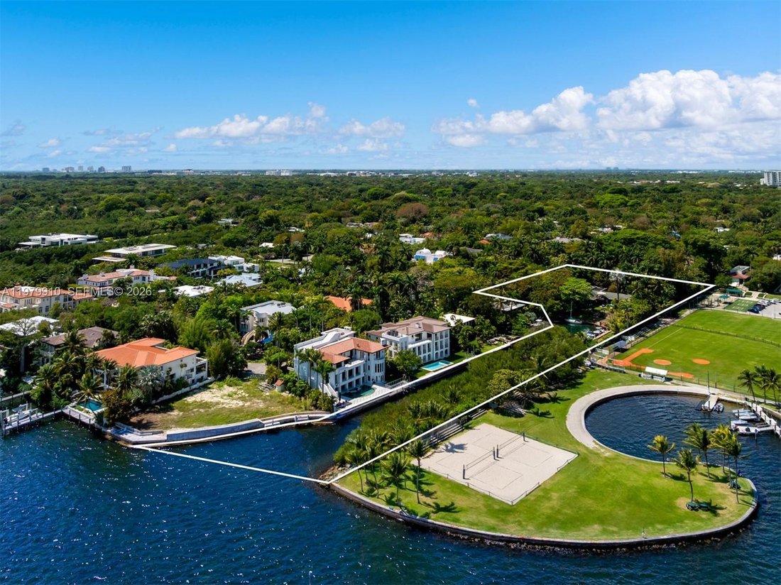 House in Miami, Florida, United States 1 - 17464543