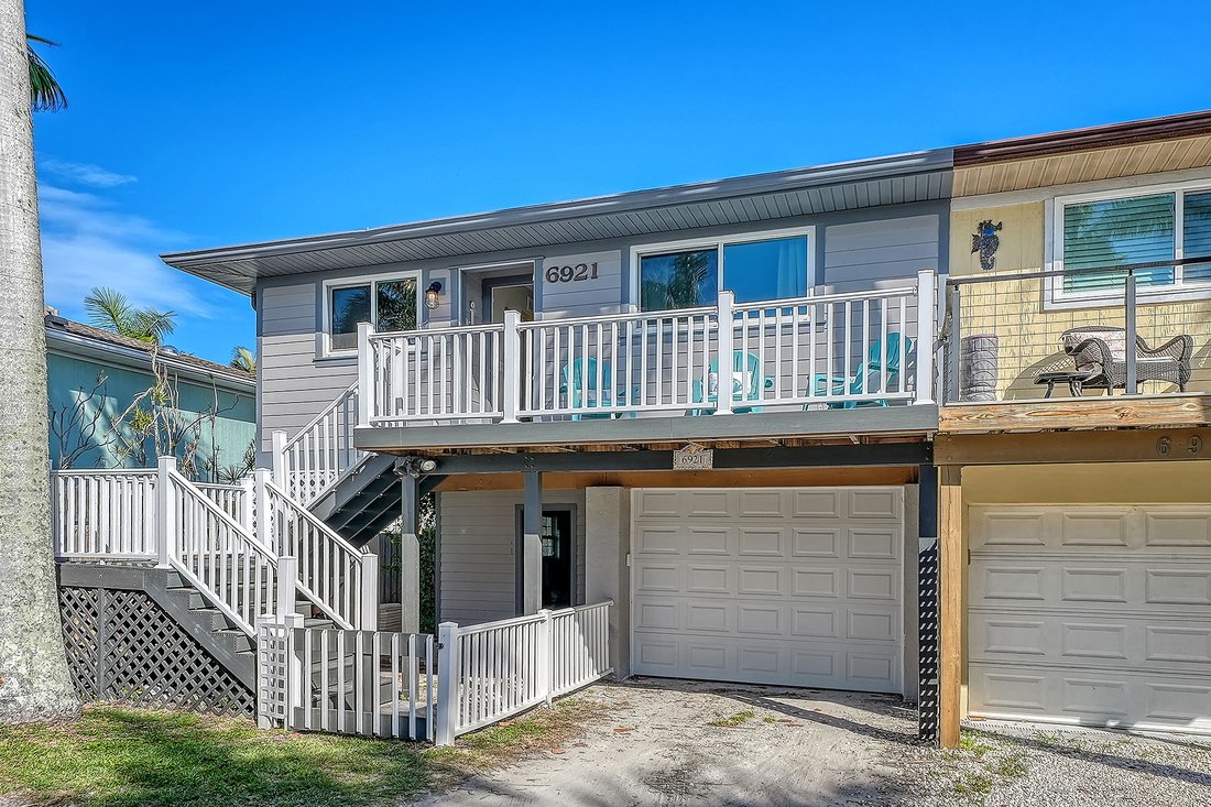 Holmes Beach, Florida, United States 3 - 17804649