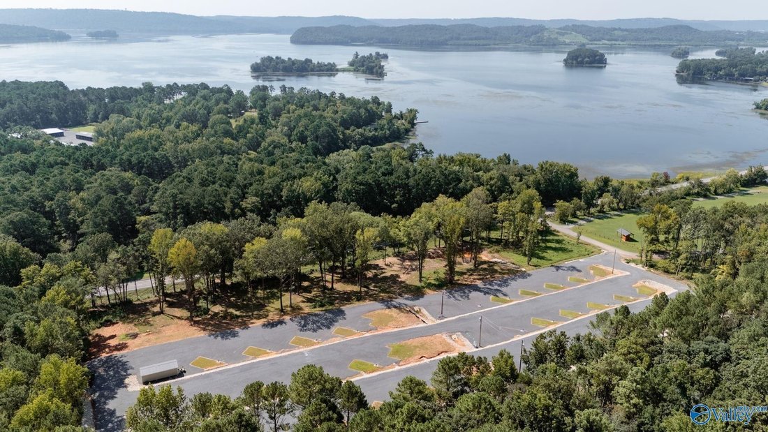 Land in Guntersville, Alabama, United States 1 - 17805397