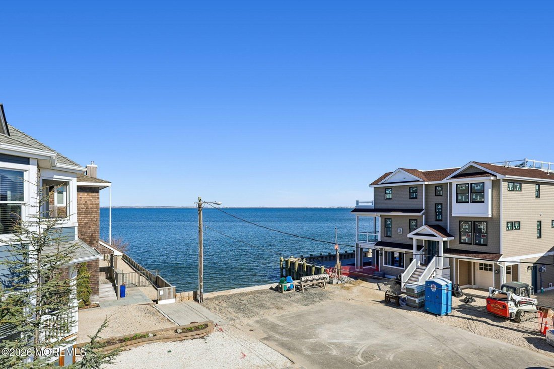 House in Ship Bottom, New Jersey, United States 2 - 17807253