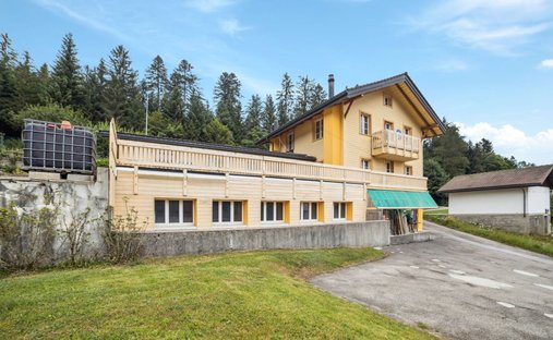 House in Le Locle, Neuchâtel, Switzerland 1