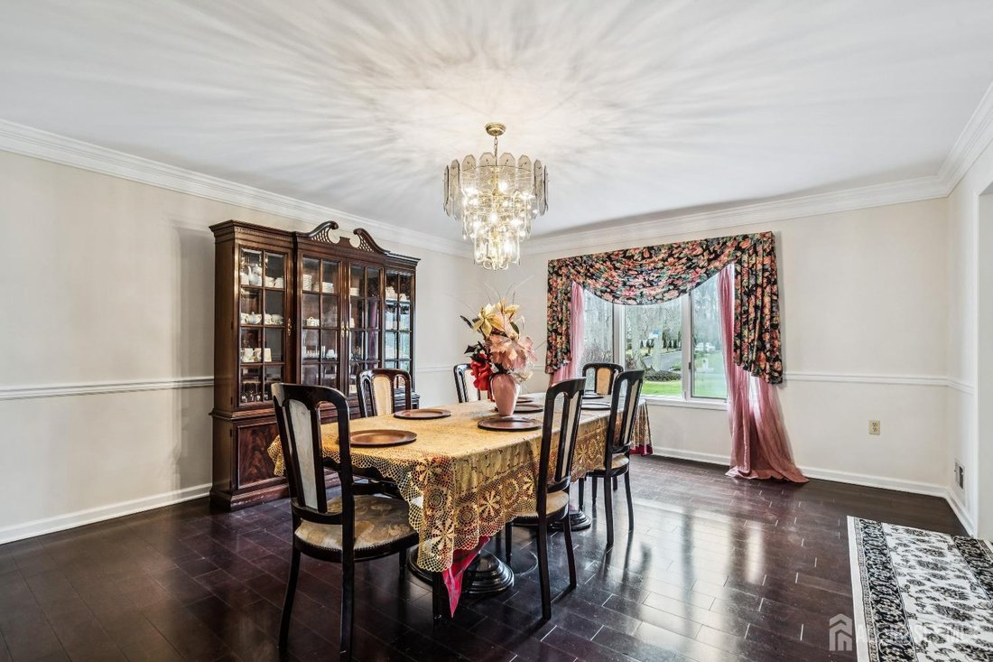 House in Manalapan Township, New Jersey, United States 4 - 17807239