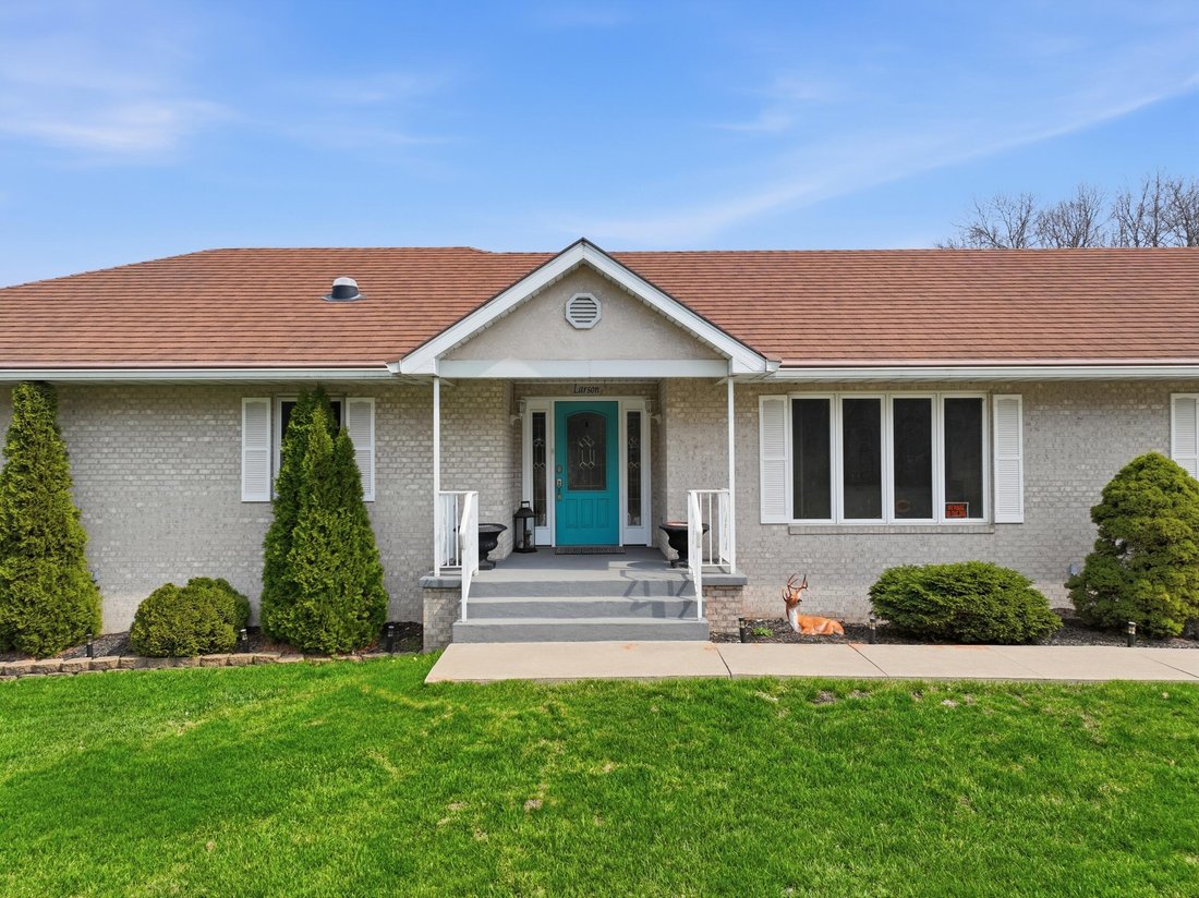 Porter, Indiana, United States 2 - 17806586
