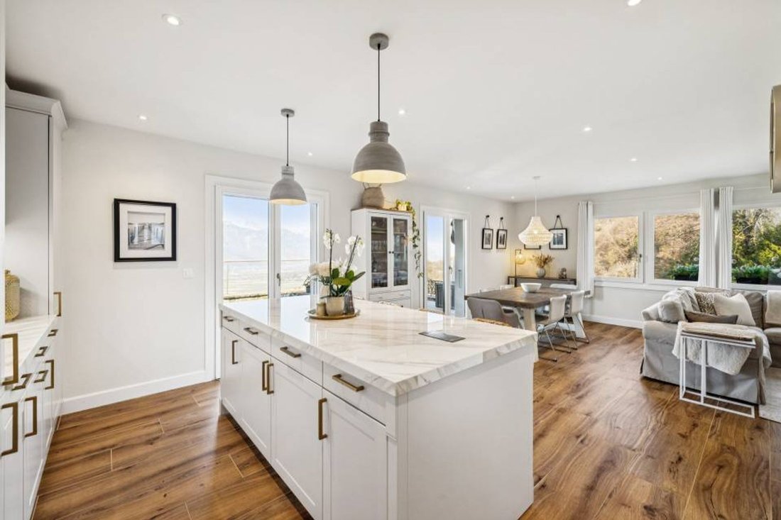 Superb Renovated Eagle's Nest House