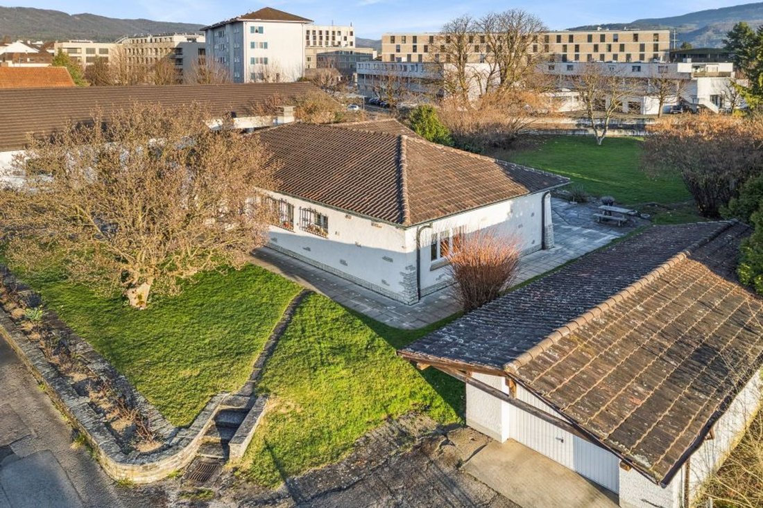 Rare Opportunity: Waterfront Estate &Amp; Major Development Potential