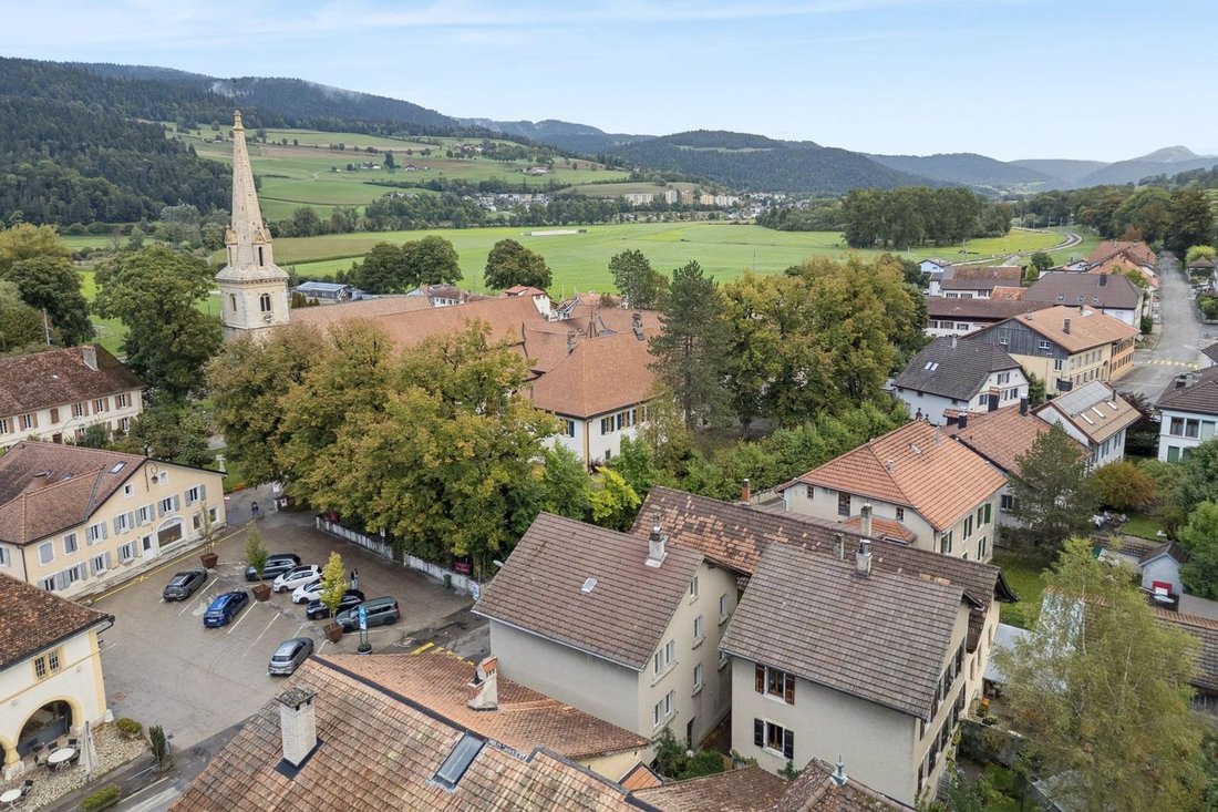 House Downtown Môtiers, Ideal For A Large Family