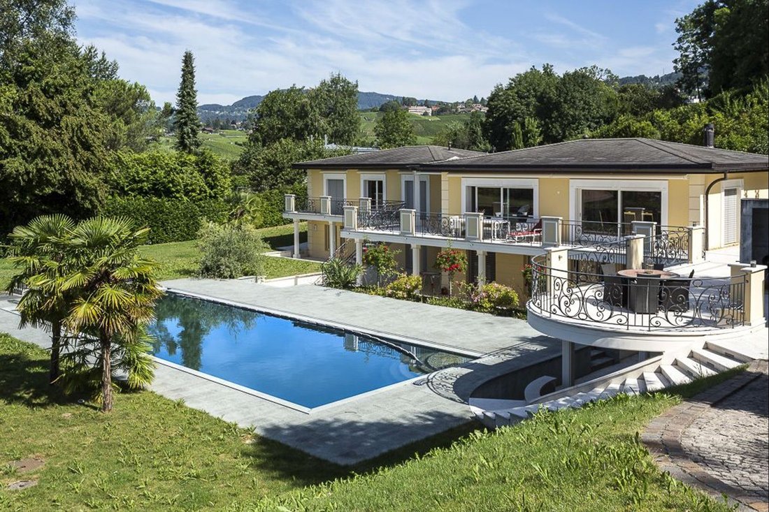 House in Veytaux, Vaud, Switzerland 1 - 15670392
