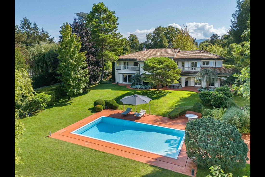 Spendid Renovated Property In The Heart Of Collonge Bellerive