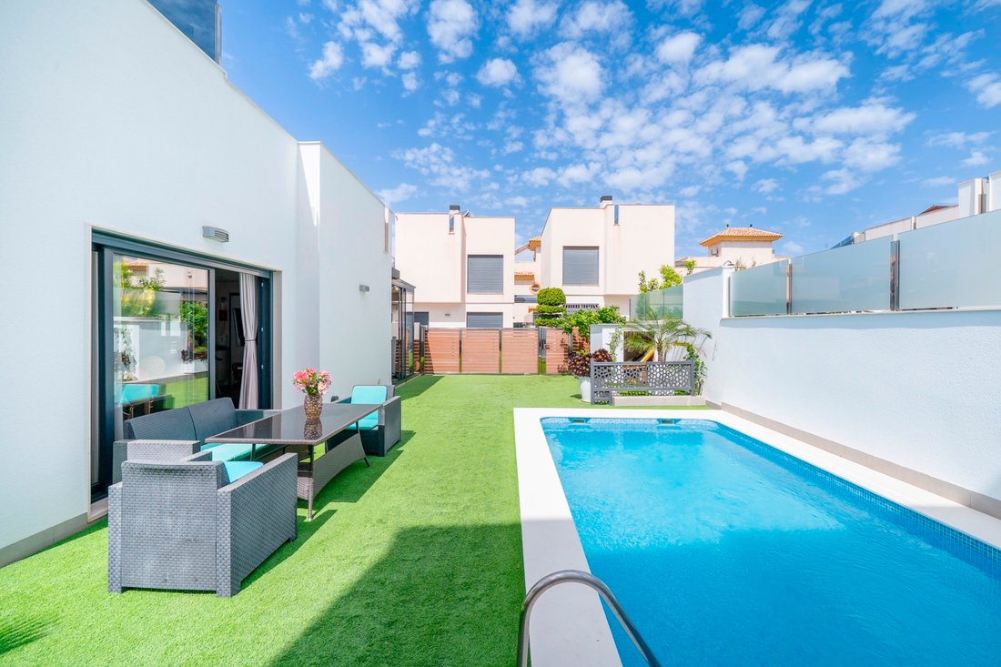Villa in Torrevieja, Valencian Community, Spain 3 - 17769991