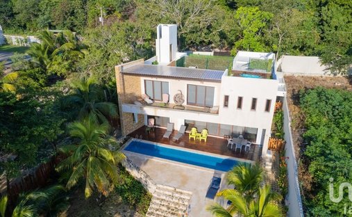 House in Calderitas, Quintana Roo, Mexico 1