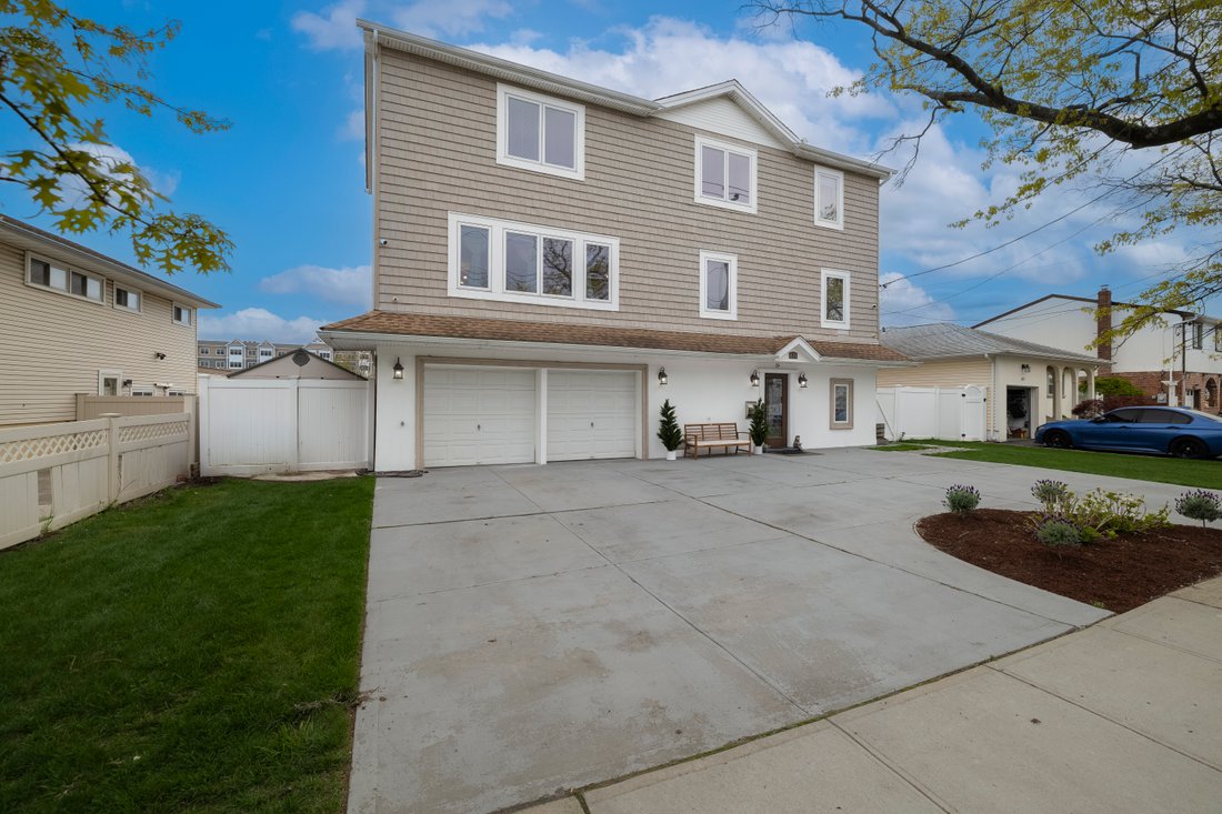 House in Oceanside, New York, United States 1 - 17801664