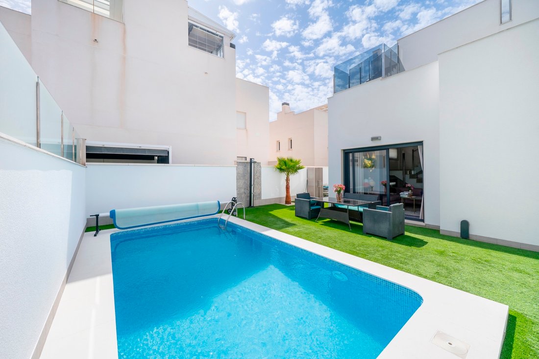 Villa in Torrevieja, Valencian Community, Spain 4 - 17769991