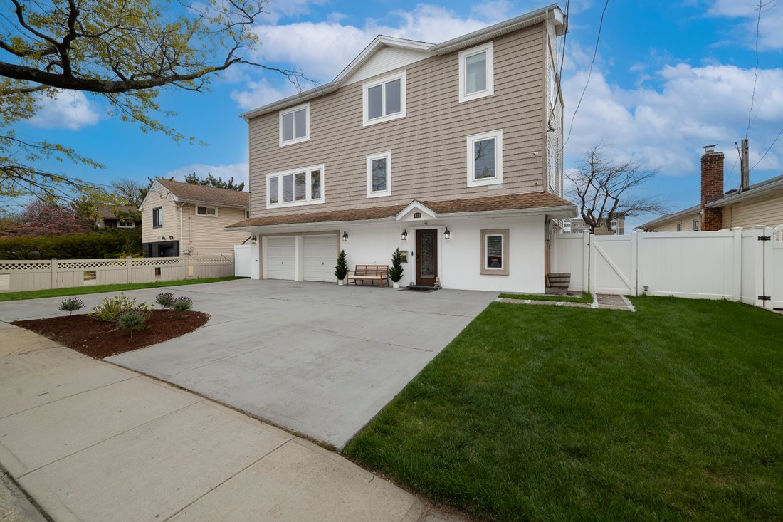 House in Oceanside, New York, United States 3 - 17801664