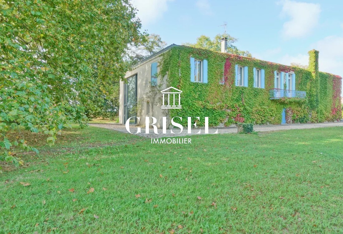 Farm Ranch in Yvrac, Nouvelle-Aquitaine, France 3 - 17807728