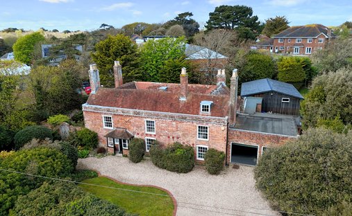 House in Milford on Sea, England 1