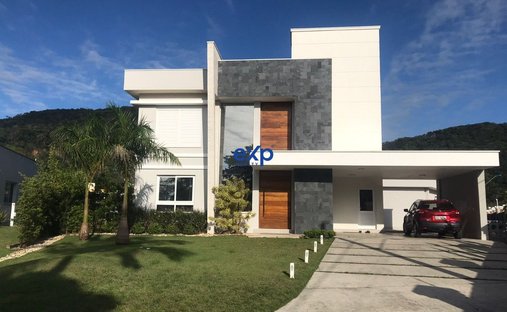 House in Itapema, State of Santa Catarina, Brazil 1
