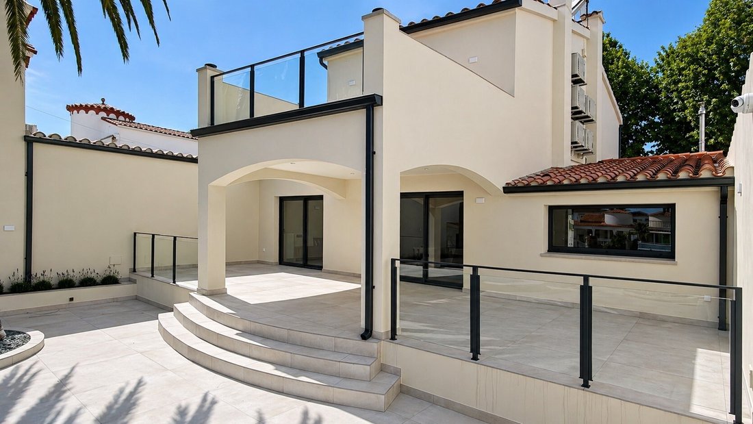 House in Empuriabrava, Catalonia, Spain 4 - 17810079