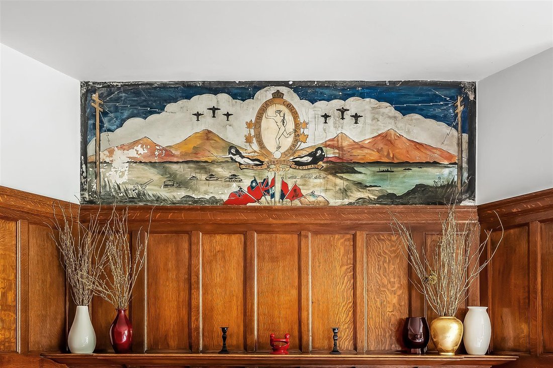 House in Surrey, England 4 - 17808141