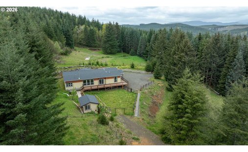 House in Grand Ronde, Oregon, United States 1