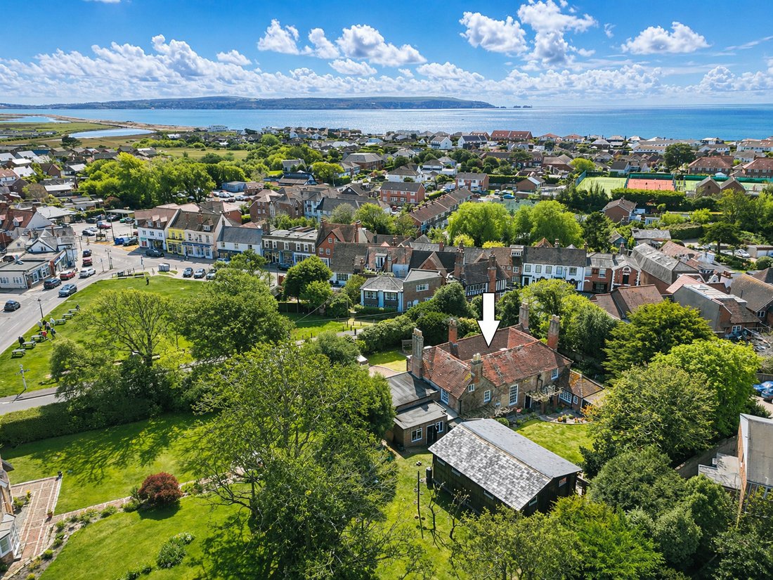 House in Milford on Sea, England 2 - 17808316